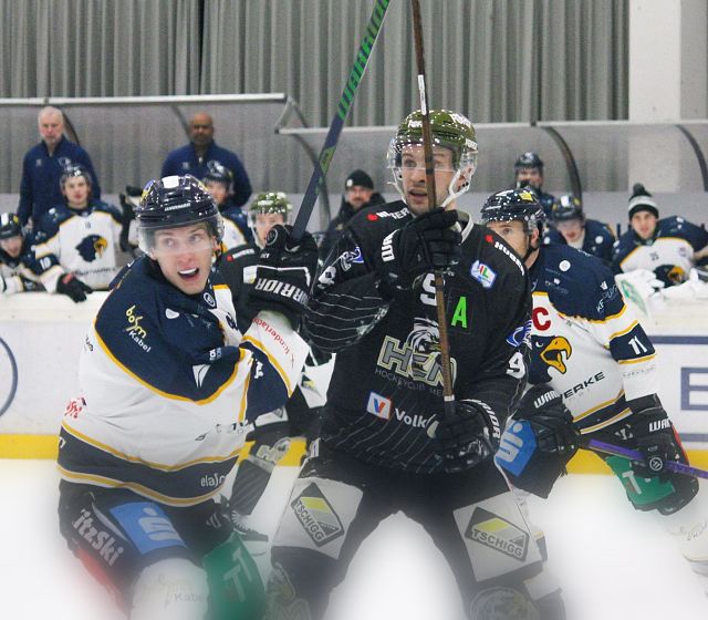 Kitzbüheler Adler holen Sieg zum Auftakt der Qualification Round