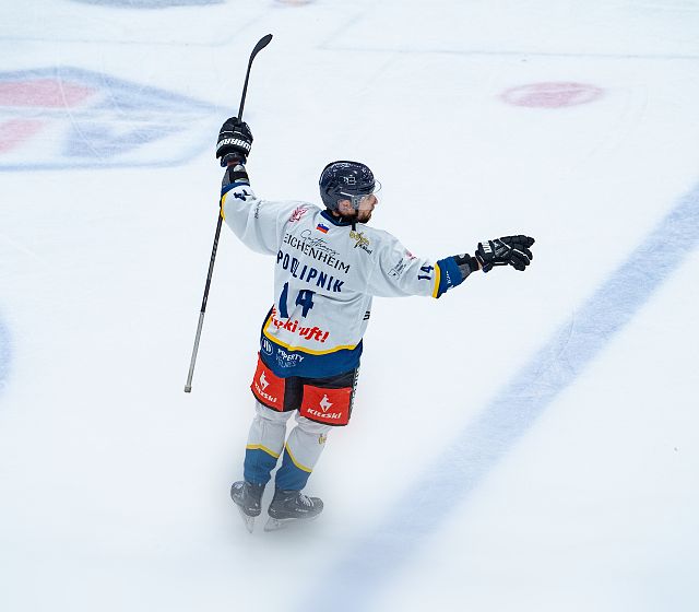 Adler fertigen auch Red Bull Hockey Juniors ab