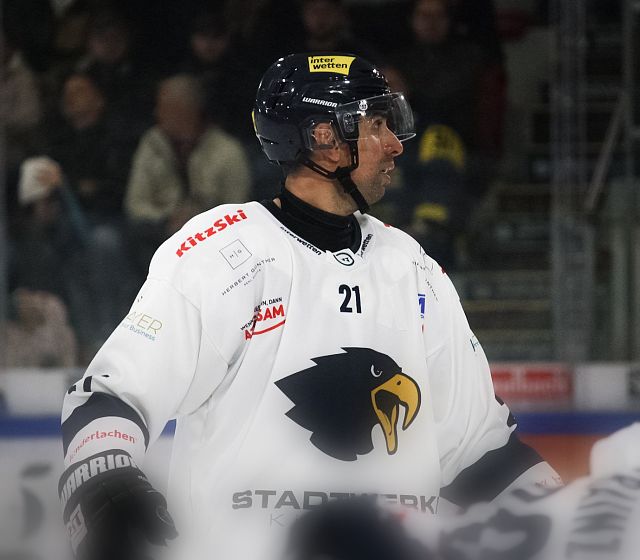Adler müssen sich im Derby klar geschlagen geben