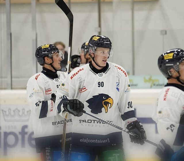 Halloween im Sportpark: Adler wollen Cortina das Fürchten lehren