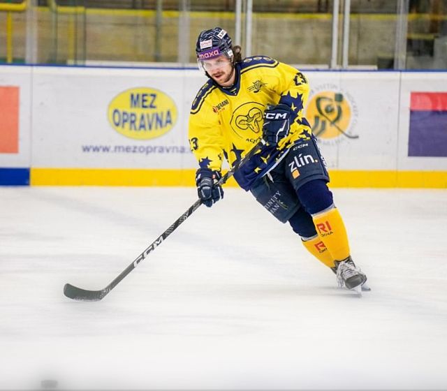 Adler verstärken sich für entscheidendes Auswärtsspiel in Cortina